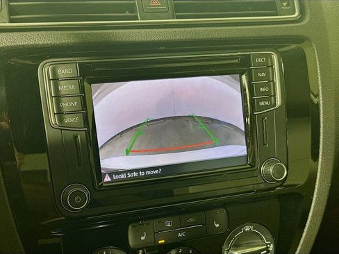 Used 2016 Volkswagen Jetta Sport image 14