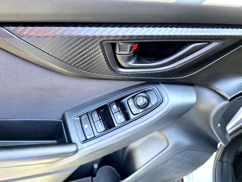 Used 2018 Subaru Crosstrek 2.0i Premium image 14