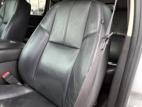 Used 2013 Chevrolet Suburban LT image 30