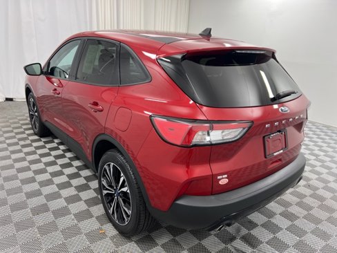 Used 2021 Ford Escape SE w/ SE Sport Appearance Package image 7