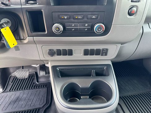 Used 2020 Nissan NV 2500 S image 19