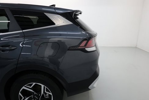 Used 2025 Kia Sportage LX image 48