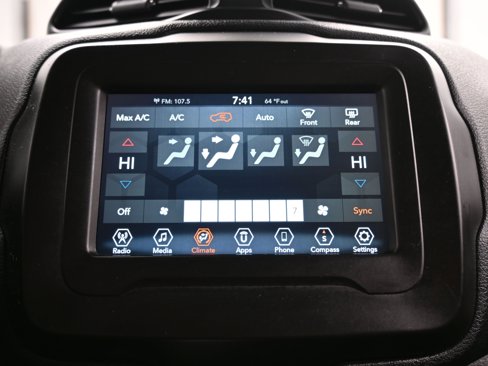 Used 2021 Jeep Renegade Latitude image 18