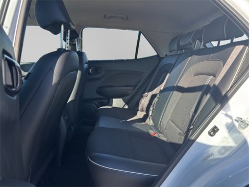 Used 2024 Hyundai Venue Limited image 13