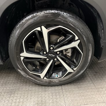 Used 2022 Chevrolet TrailBlazer RS w/ Sun and Liftgate Package image 9