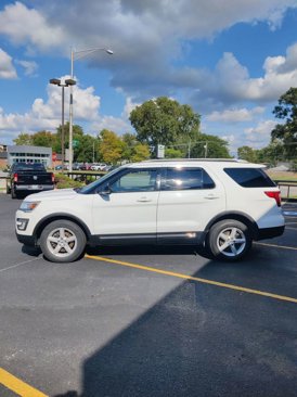 Used 2016 Ford Explorer XLT image 4
