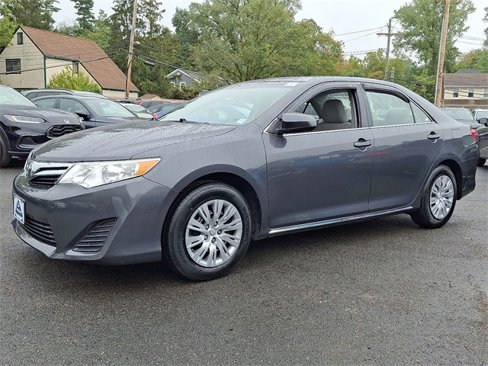 Used 2012 Toyota Camry image 3