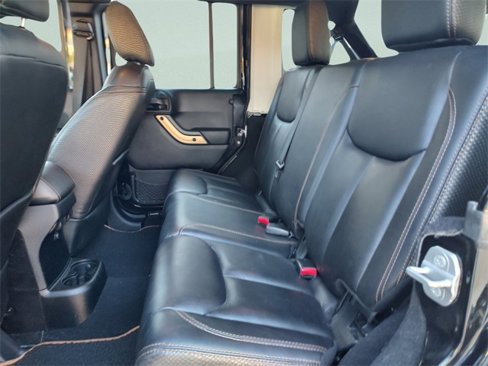 Used 2014 Jeep Wrangler Unlimited Sahara image 27