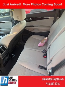 Used 2019 Kia Sorento LX image 5