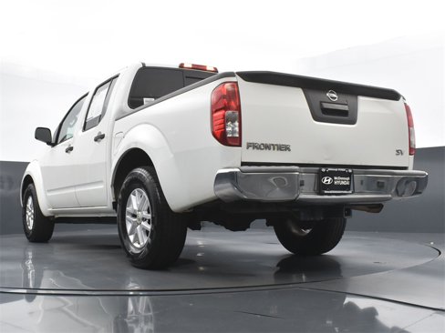 Used 2016 Nissan Frontier SV image 24