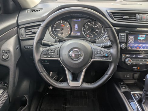 Used 2019 Nissan Rogue SV w/ Sun & Sound Touring Package image 18