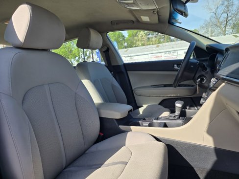 Used 2017 Kia Optima LX w/ Convenience Package image 15
