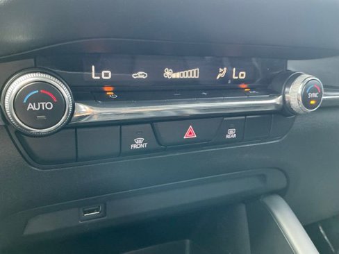Used 2019 MAZDA MAZDA3 Sedan image 17