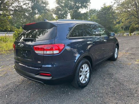 Used 2016 Kia Sorento LX w/ LX Convenience Package image 5