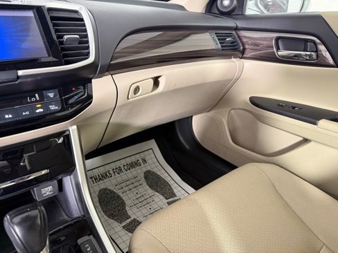 Used 2017 Honda Accord EX-L image 24