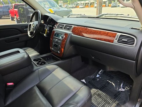 Used 2011 Chevrolet Silverado 3500 LTZ image 33