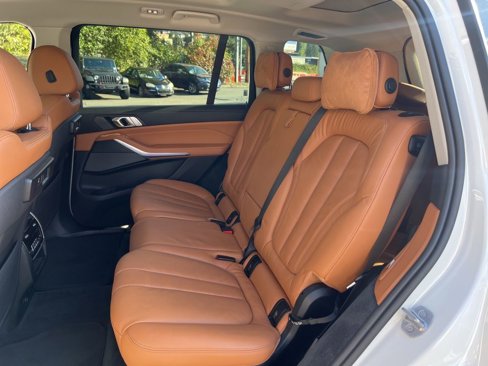 Used 2019 BMW X7 xDrive40i w/ Cold Weather Package image 19