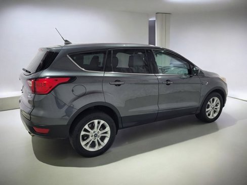 Used 2019 Ford Escape SE image 21