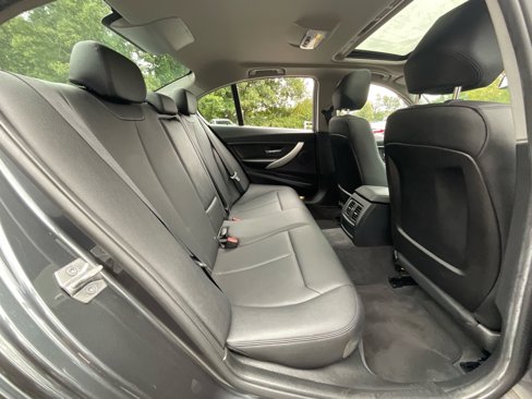 Used 2016 BMW 320i Sedan image 29