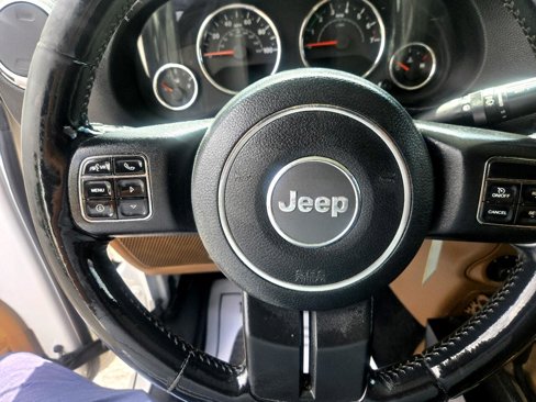 Used 2012 Jeep Wrangler Unlimited Rubicon w/ Connectivity Group image 38
