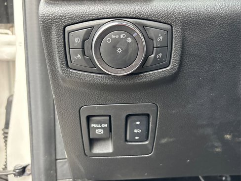 Used 2018 Ford F150 Lariat image 34