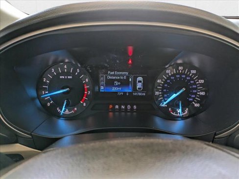 Used 2015 Ford Fusion SE image 11