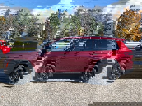 New 2025 Jeep Grand Cherokee L Altitude image 8