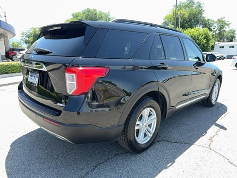 Used 2020 Ford Explorer XLT w/ Equipment Group 202A image 7