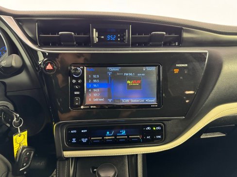 Used 2017 Toyota Corolla iM image 19