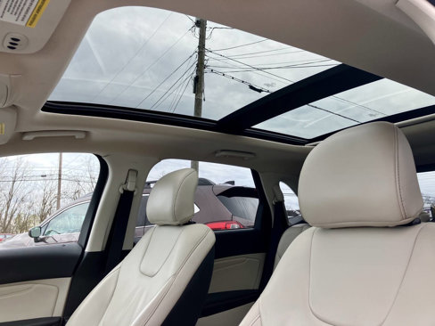 Used 2019 Ford Edge Titanium w/ Cold Weather Package image 15