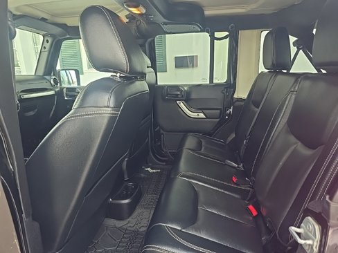 Used 2015 Jeep Wrangler Unlimited Sahara w/ Dual Top Group image 17