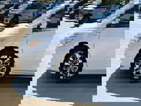 Used 2017 Toyota Camry XLE image 7