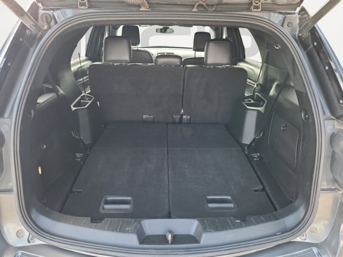 Used 2018 Ford Explorer XLT w/ Equipment Group 202A image 12