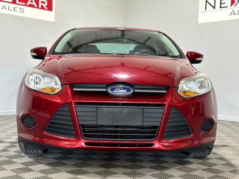 Used 2014 Ford Focus SE w/ SE Winter Package image 5