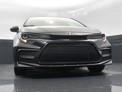 Used 2020 Toyota Corolla SE image 32