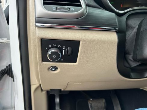 Used 2020 Jeep Grand Cherokee Limited image 18
