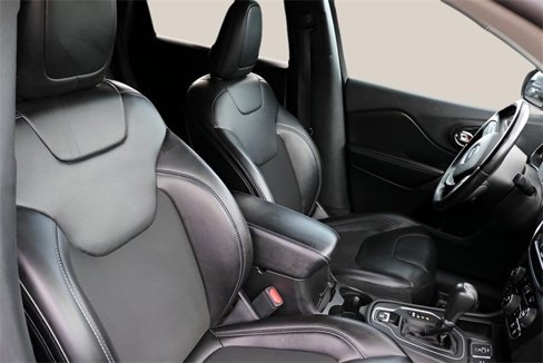 Used 2019 Jeep Cherokee Latitude Plus image 19