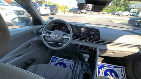 Used 2023 Hyundai Elantra SEL w/ Winter Weather Package image 21