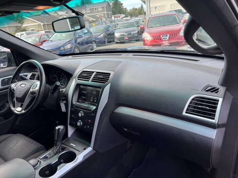 Used 2015 Ford Explorer XLT w/ Equipment Group 201A image 20
