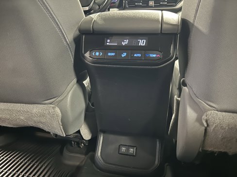 Used 2021 Toyota Highlander LE image 20