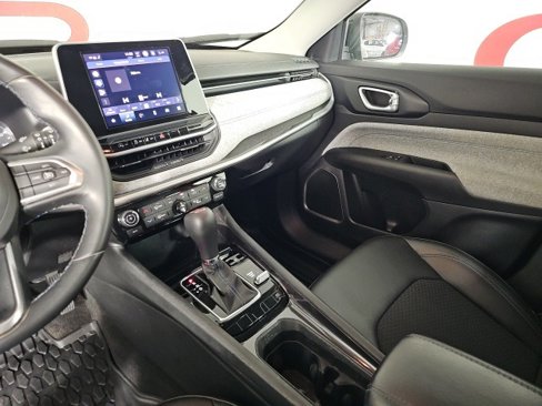 Certified 2022 Jeep Compass Latitude w/ Convenience Group image 18