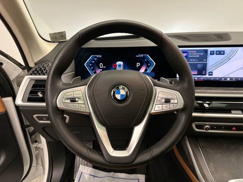 Used 2024 BMW X7 xDrive40i w/ Parking Assistance Package image 18