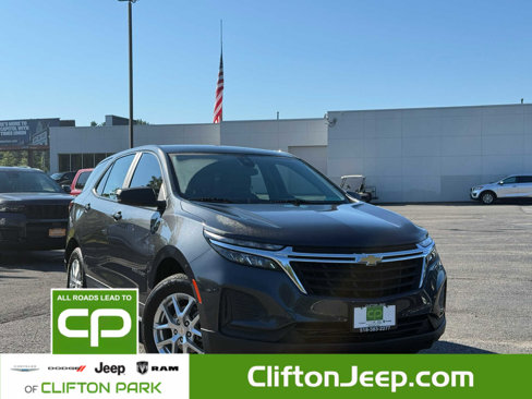 Used 2022 Chevrolet Equinox LS image 1