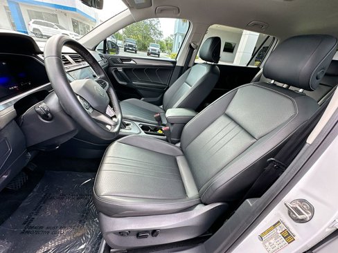 Used 2023 Volkswagen Tiguan SE image 20