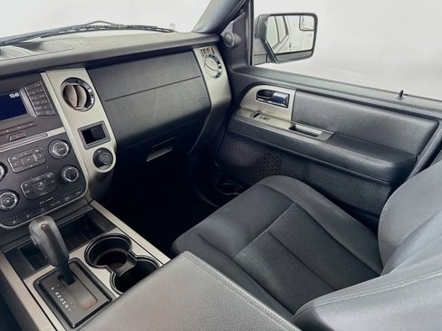 Used 2017 Ford Expedition XLT image 26