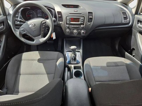 Used 2017 Kia Forte LX image 15