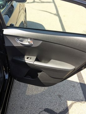 Used 2023 Kia Forte LXS image 7