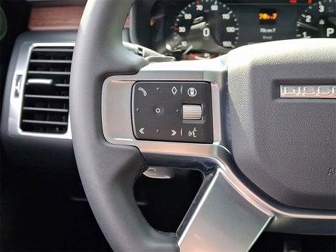 Used 2024 Land Rover Discovery Dynamic SE image 20
