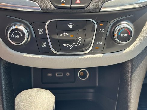 Used 2023 Chevrolet Equinox LS w/ LS Convenience Package image 25