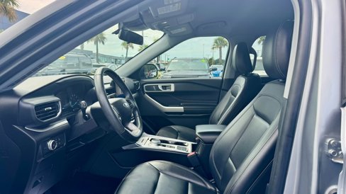 Certified 2022 Ford Explorer XLT w/ Equipment Group 202A image 17